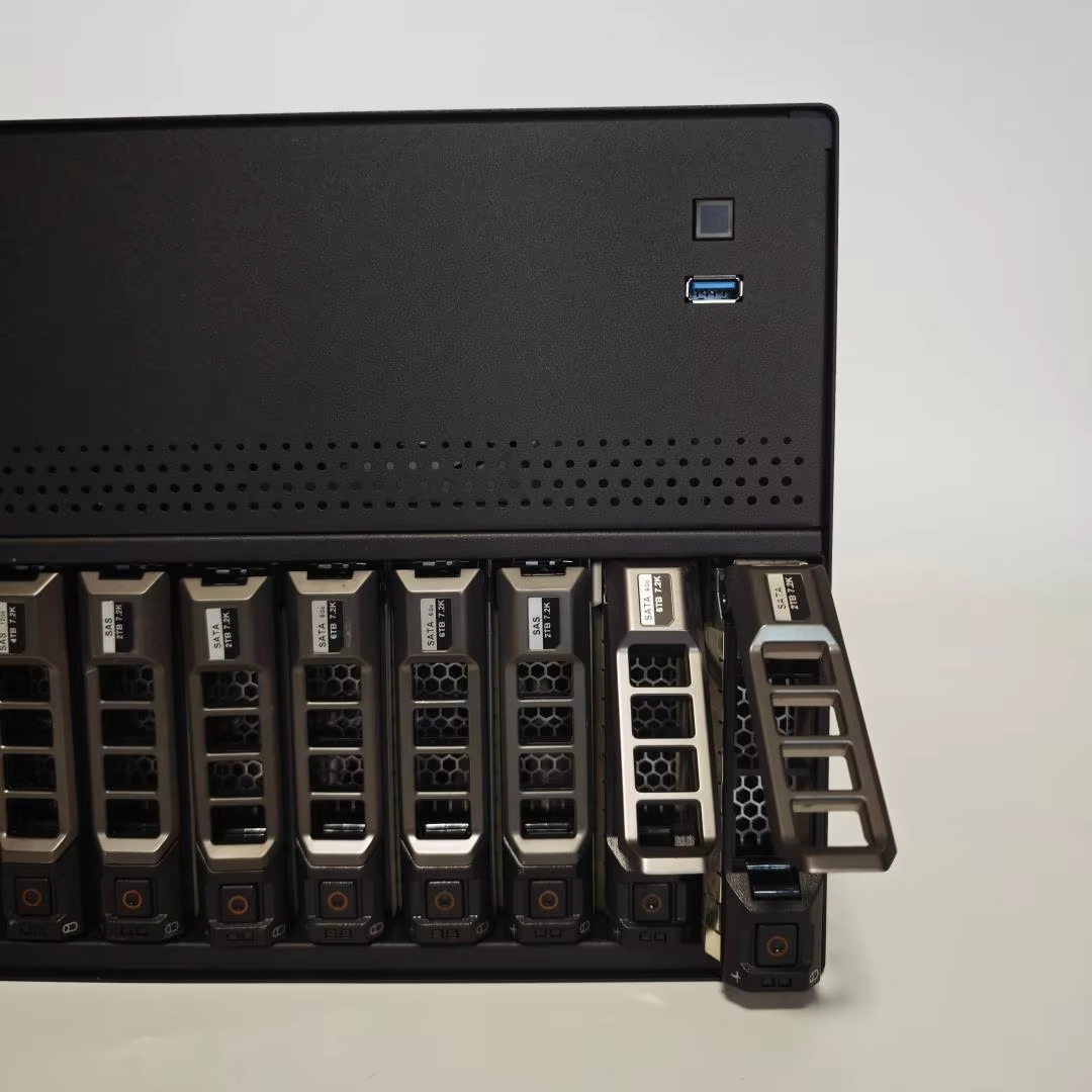 10 Bay NAS Server Case 0.8mm G - Retro Gaming Cabinet recensione e prezzo