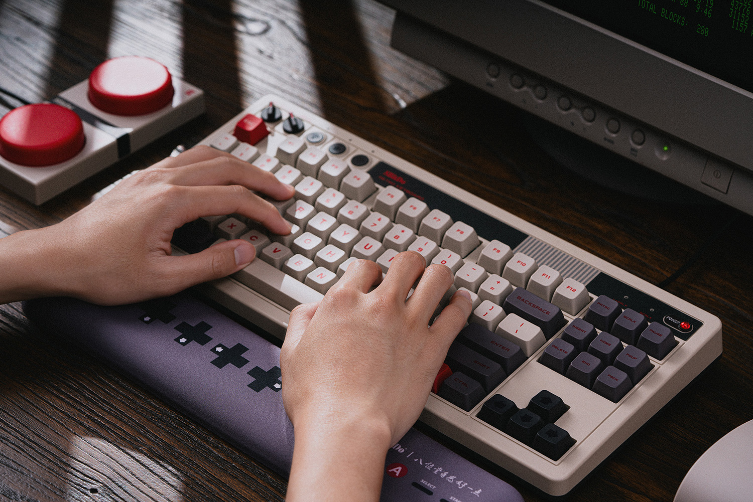 8Bitdo Retro Mechanical Keyboa - Retro Gaming For Windows recensione e prezzo